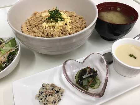 そぼろ丼